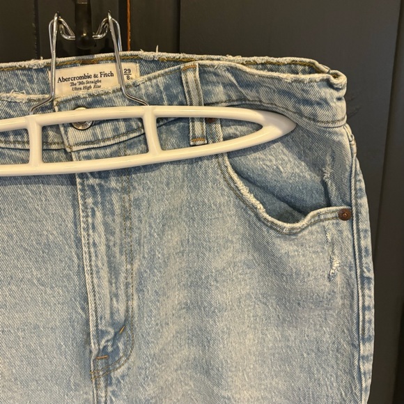 NWOT Ultra High Rise 90s Straight Jean in Light - Picture 5 of 5